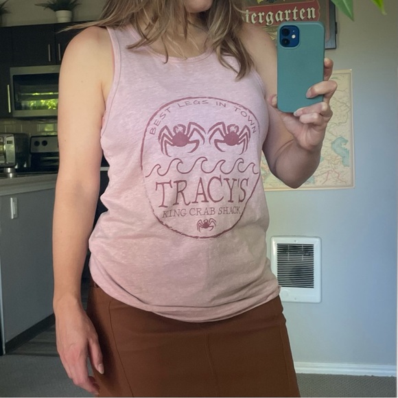 Tracy's King Crab Shack (Located In Juneau, Alaska) Tank Top In Pink Heather - Picture 2 of 10
